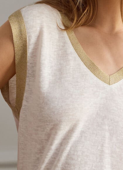 V-NECK SLEEVELESS T-SHIRT
