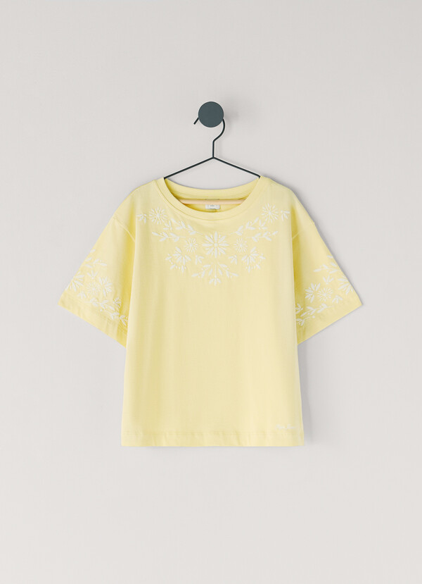 CAMISETA BORDADO FLORAL FIT RELAXED