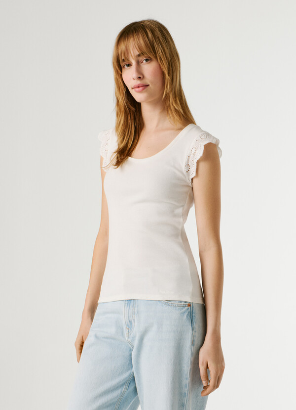 SLEEVELESS RIBBED BLOUSE