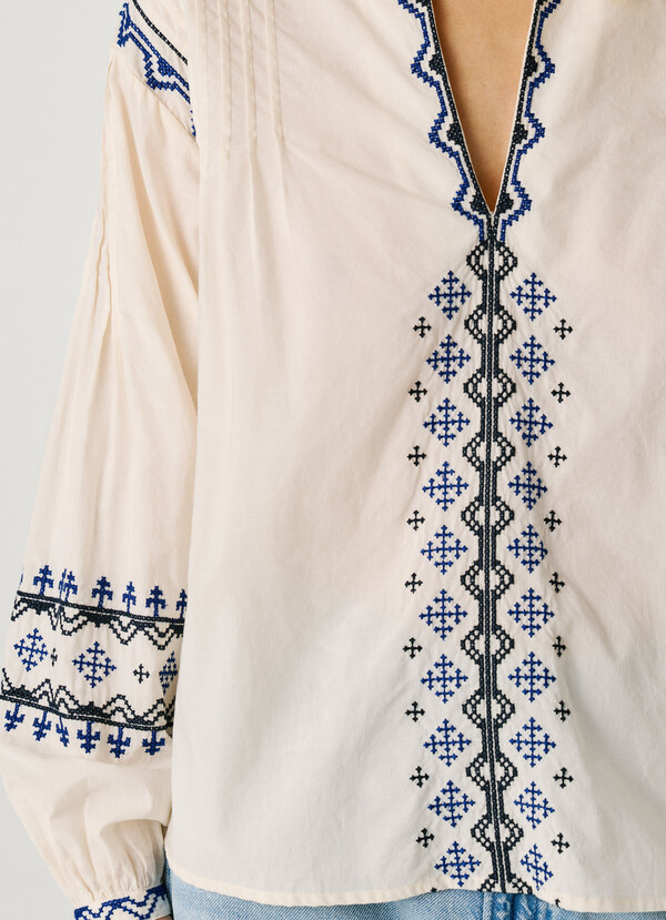 EMBROIDERED DETAILS BLOUSE