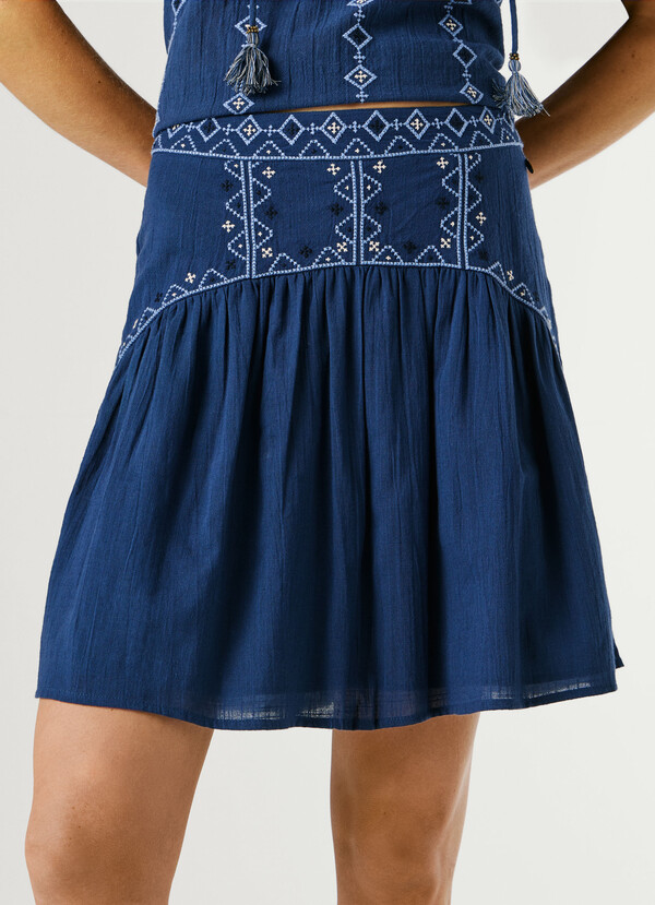EMBROIDERED DETAIL MINI SKIRT