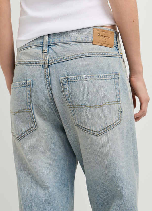 CRAFT - MID-RISE BOYFRIEND FIT JEANS