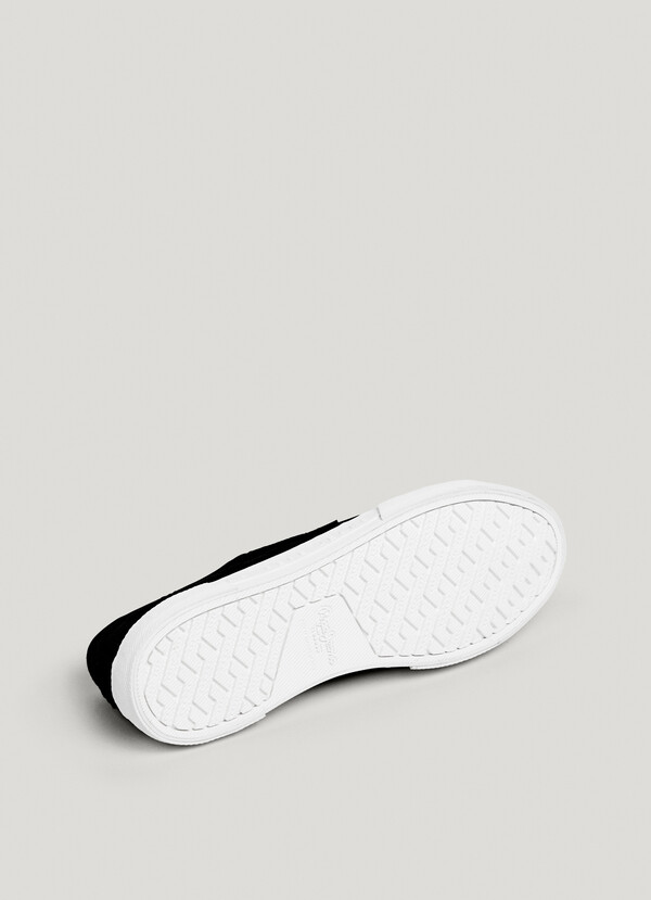 CLASSIC TRAINERS WITH EMBROIDERED DETAILS