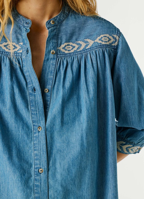 REGULAR FIT DENIM BLOUSE