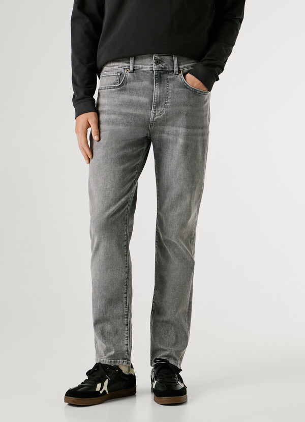 HATCH - SLIM FIT MID-RISE JEANS