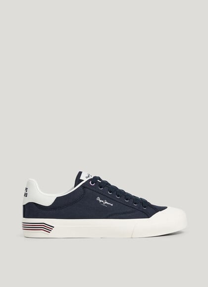 CLASSIC CANVAS TRAINERS