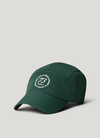 CAP WITH REFLECTIVE DETAILS