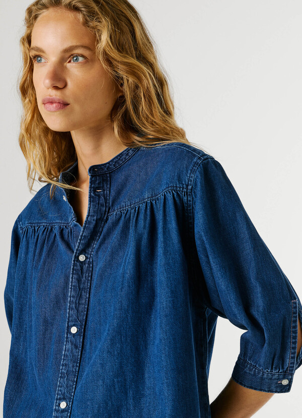 REGULAR FIT DENIM BLOUSE