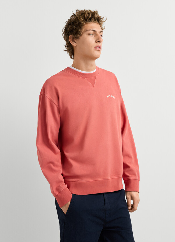 CREW NECK CASUAL FIT SWEATSHIRT
