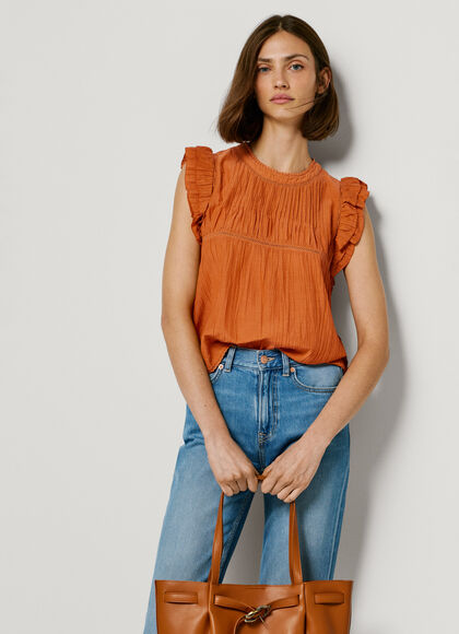 PLEATED DETAILS BLOUSE
