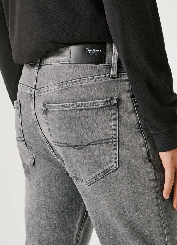 HATCH - SLIM FIT MID-RISE JEANS