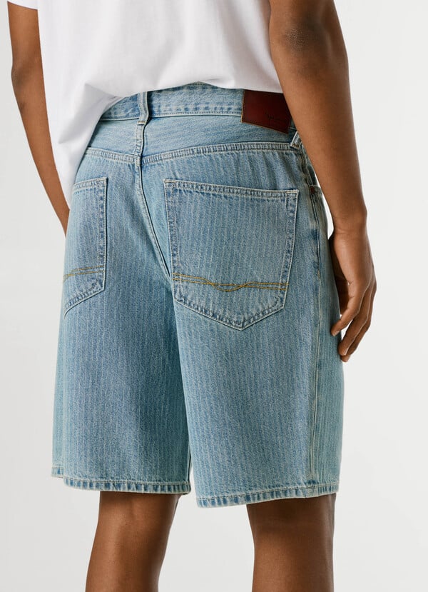 LOOSE FIT DENIM SHORTS