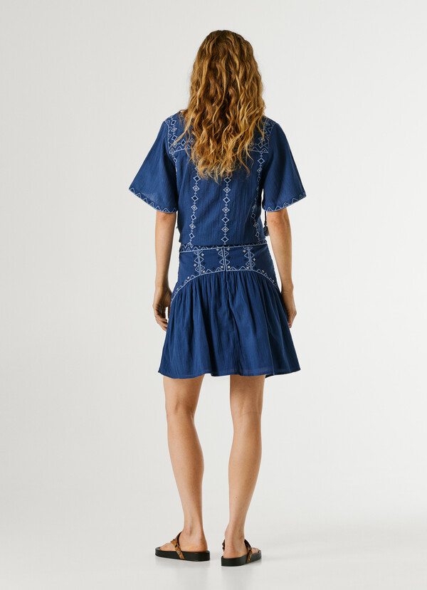 EMBROIDERED DETAIL MINI SKIRT