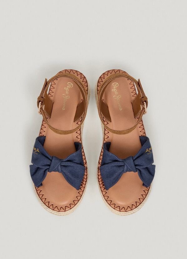 WEDGE SANDALS WITH CROSS STRAPS