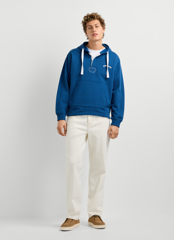 CASUAL FIT HOODIE