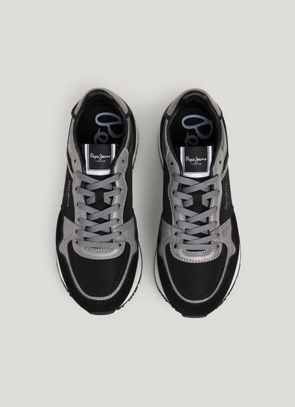 TRAINERS WITH SUEDE DETAILS