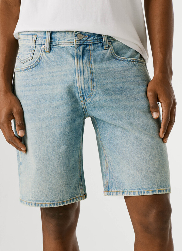 LOOSE FIT DENIM SHORTS
