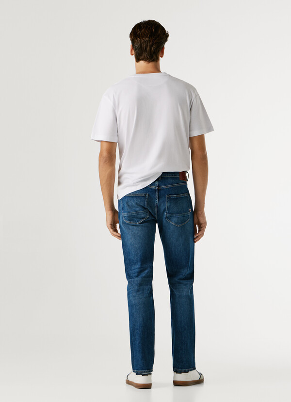 CASH - STRAIGHT FIT MID-RISE JEANS