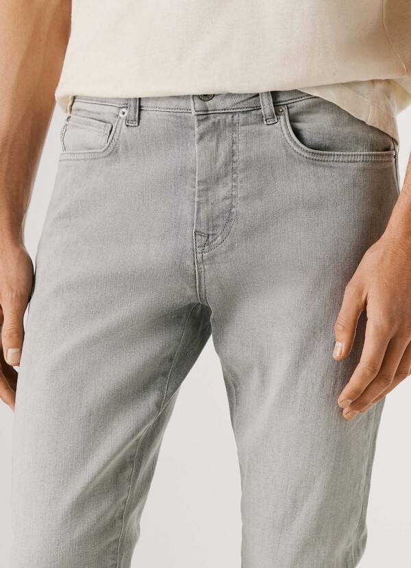 SKINNY FIT MID-RISE JEANS - FINSBURY