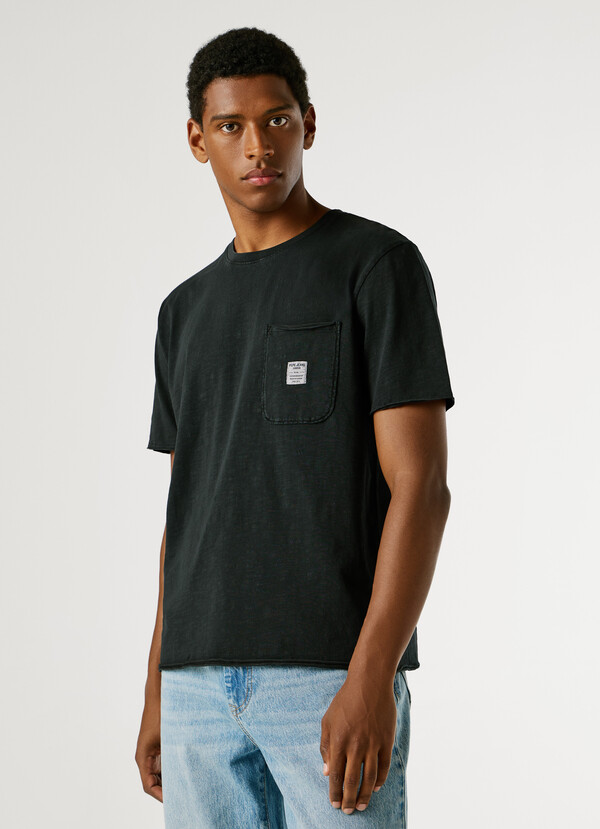 REGULAR FIT FRONT POCKET T-SHIRT