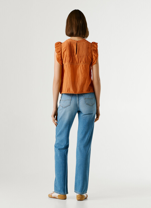 PLEATED DETAILS BLOUSE