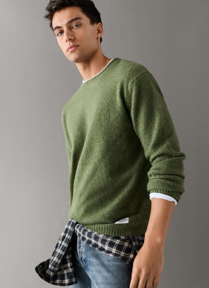 CASUAL FIT CREW NECK KNIT JUMPER