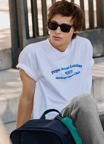 CASUAL FIT PRINTED GRAPHIC T-SHIRT
