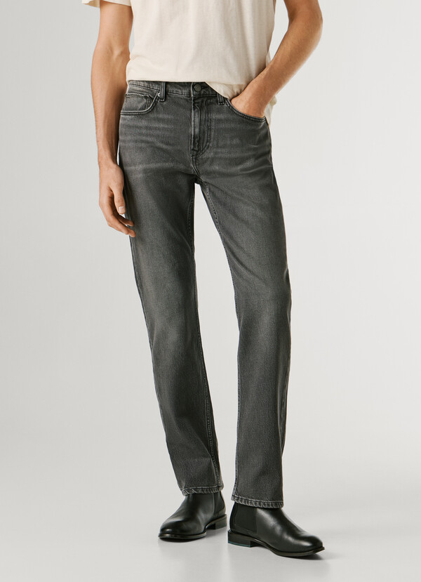 HATCH - SLIM FIT MID-RISE JEANS