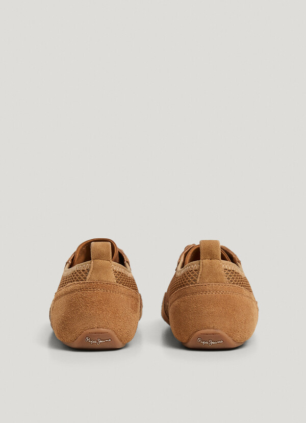 TRAINERS WITH SUEDE DETAILS
