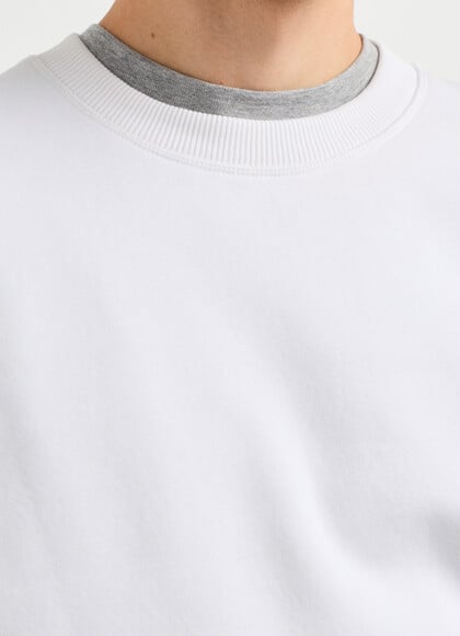 CASUAL FIT CREW NECK SWEATSHIRT