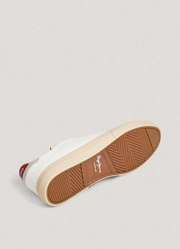 CLASSIC TRAINERS WITH SUEDE DETAILS