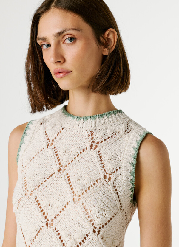 DIAMOND POINTELLE TOP