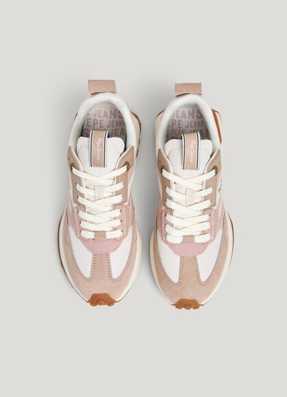 TRAINERS WITH SUEDE DETAILS