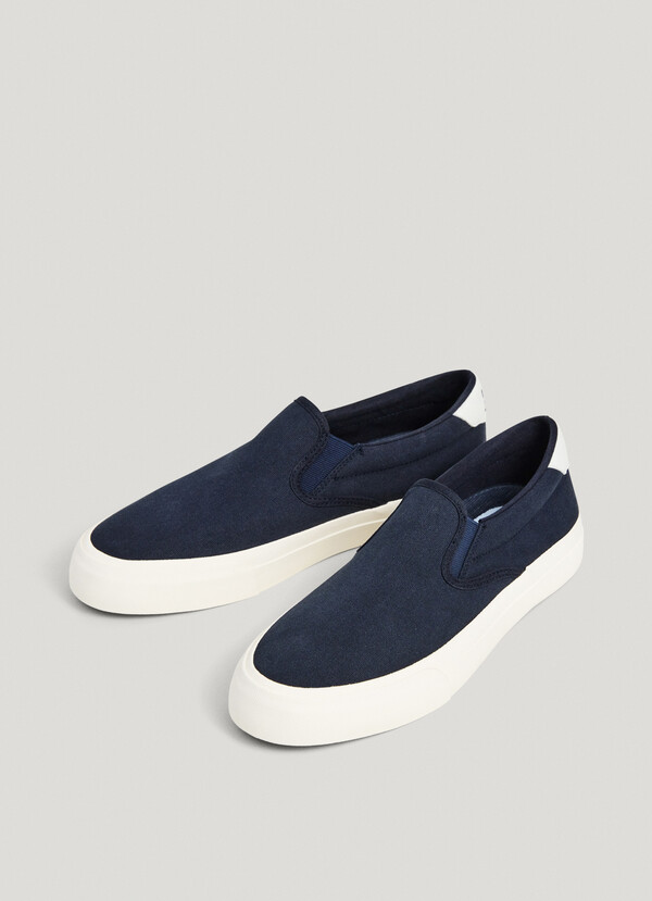 CLASSIC CANVAS TRAINERS