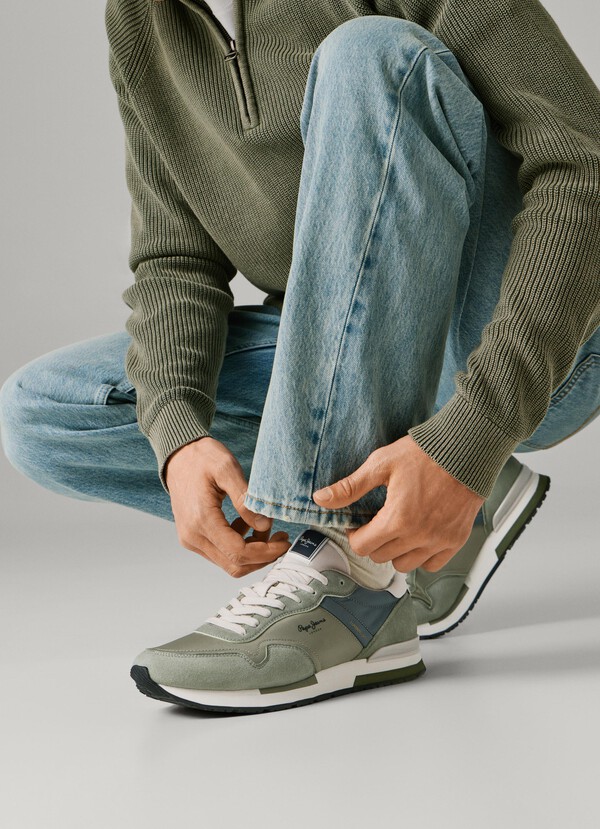 LEATHER TRAINERS WITH SUEDE DETAILS