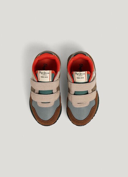 RUNNING TRAINERS WITH VELCRO CLOSURE