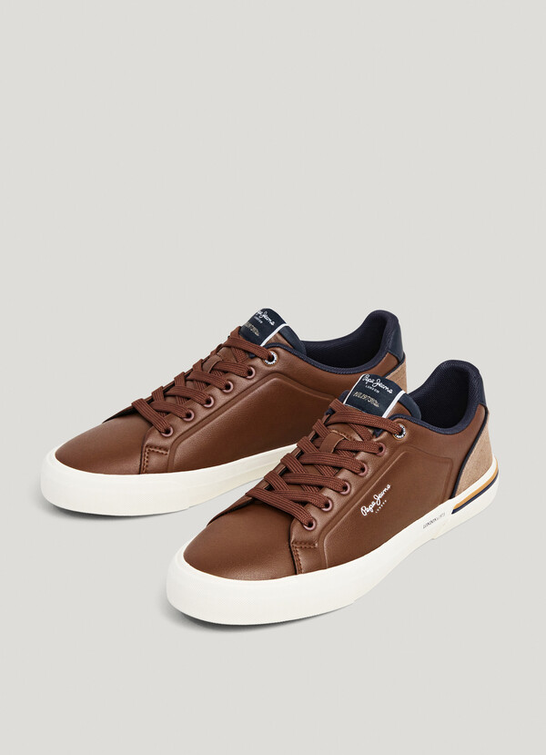 CLASSIC TRAINERS WITH SUEDE DETAILS