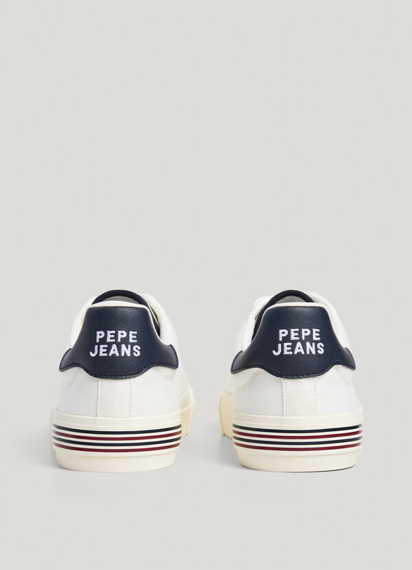 CLASSIC CANVAS TRAINERS