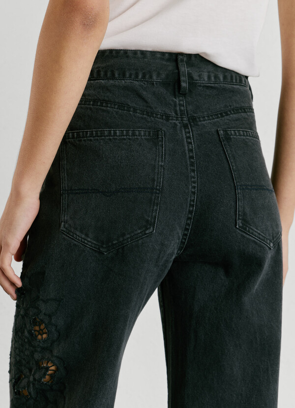EDEN- HIGH-RISE STRAIGHT FIT JEANS