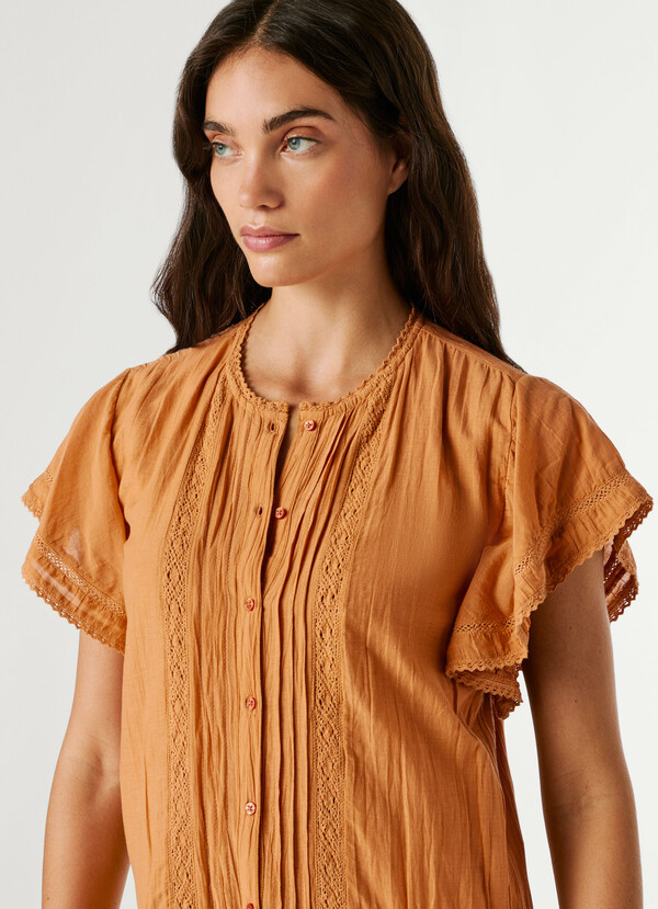 SHORT DRESS WITH LACE