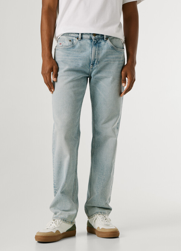 CASH - STRAIGHT FIT MID-RISE JEANS