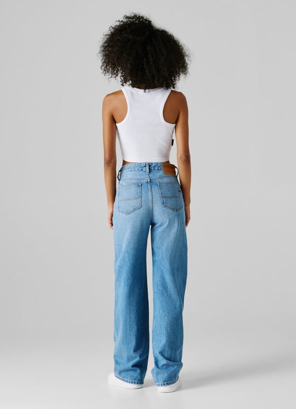 CROPPED SLEEVELESS TOP