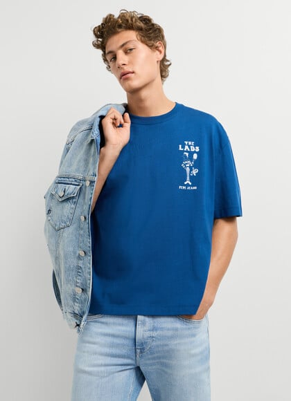 WIDE FIT PRINTED GRAPHIC T-SHIRT