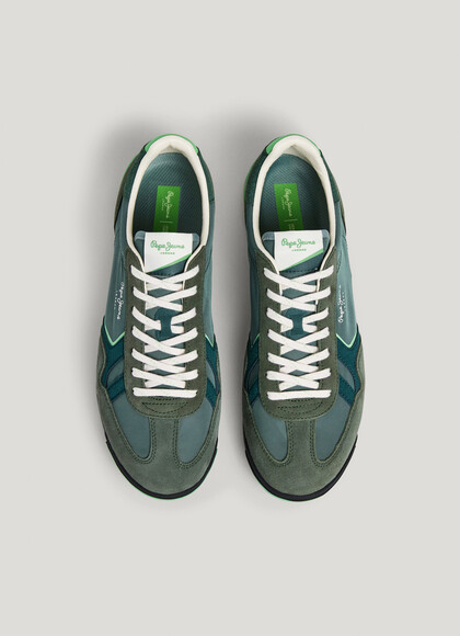 RETRO TRAINERS WITH SUEDE DETAILS