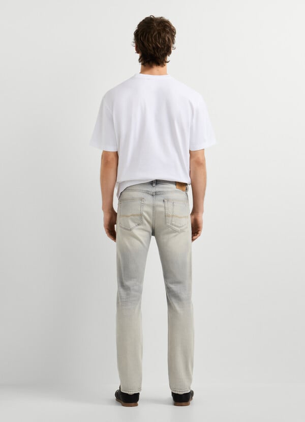 SLIM FIT MID-RISE JEANS - PIPE