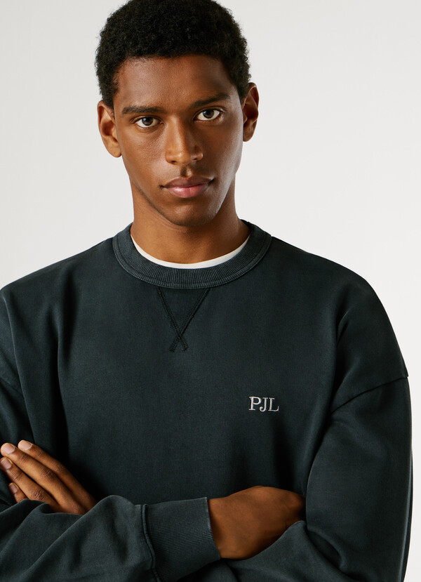 RELAXED FIT CREW NECK SWEATSHIRT