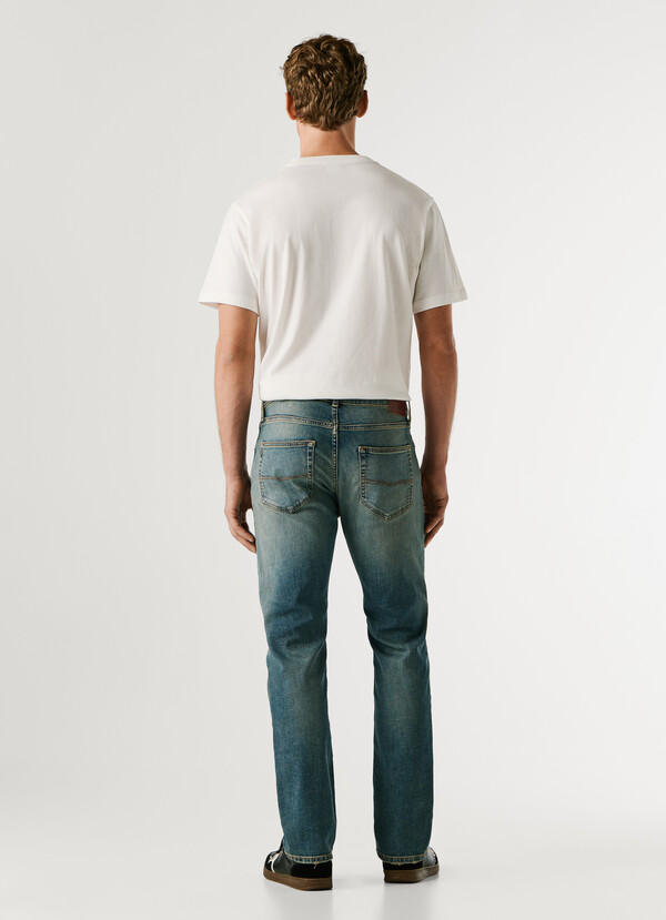 CASH - STRAIGHT FIT MID-RISE JEANS