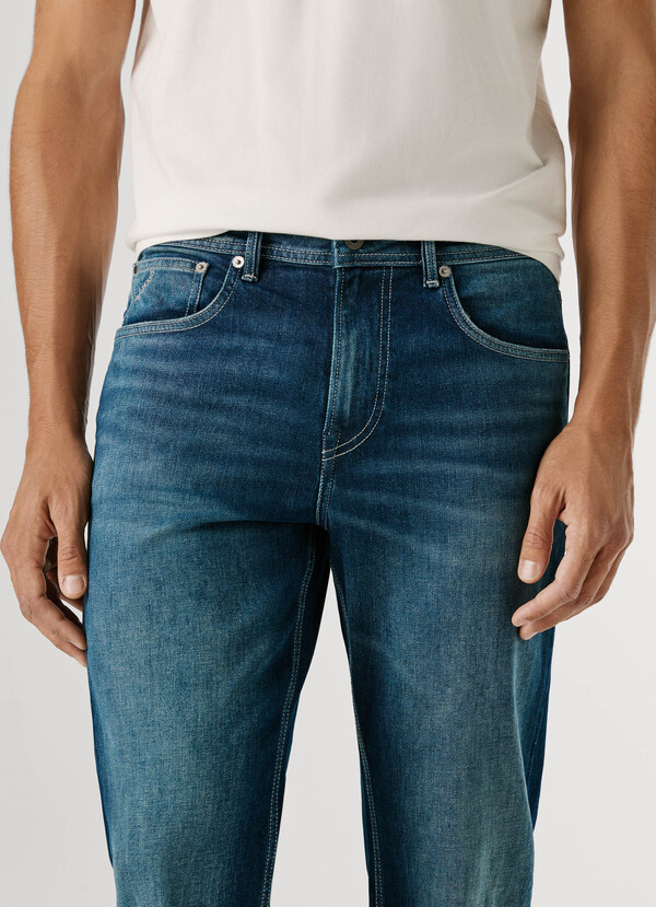 CASH - STRAIGHT FIT MID-RISE JEANS