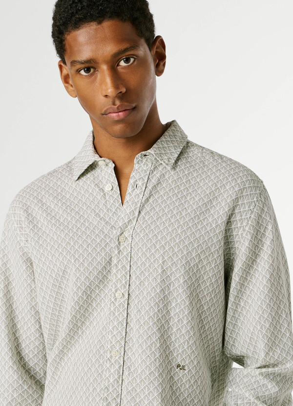 REGULAR FIT GEOMETRIC PRINT SHIRT
