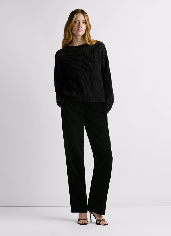 V-NECK KNIT JUMPER